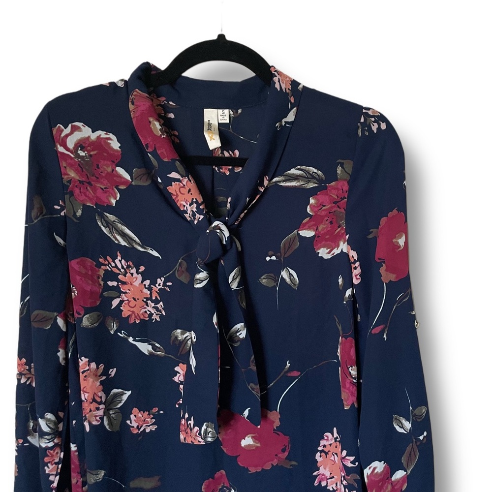 🌙 Lara Fashion Black Floral Blouse - Picture 3 of 12